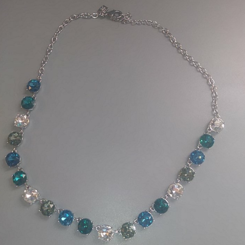 LAST CHANCE - Banana Republic Collar Necklace